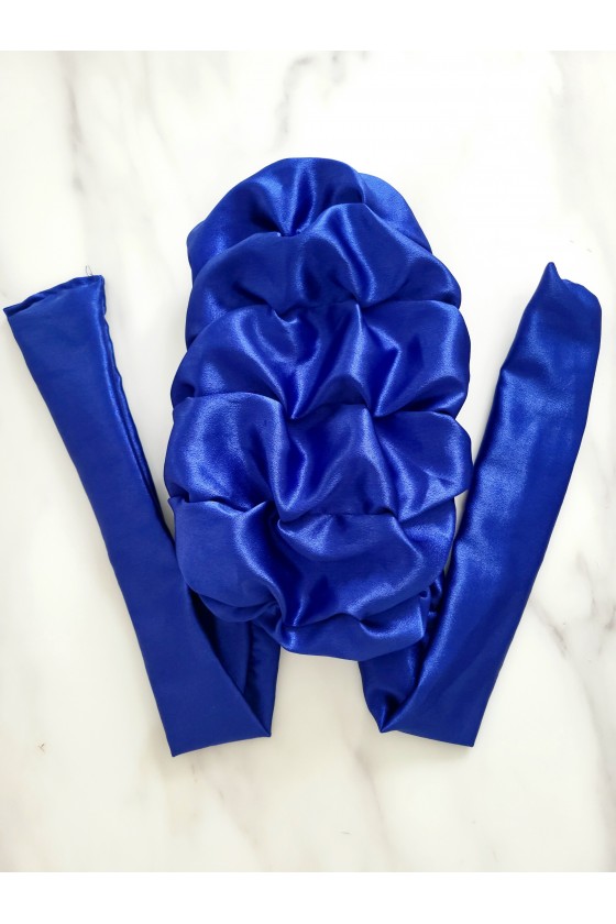 Bonnet en satin avec attaches bleu