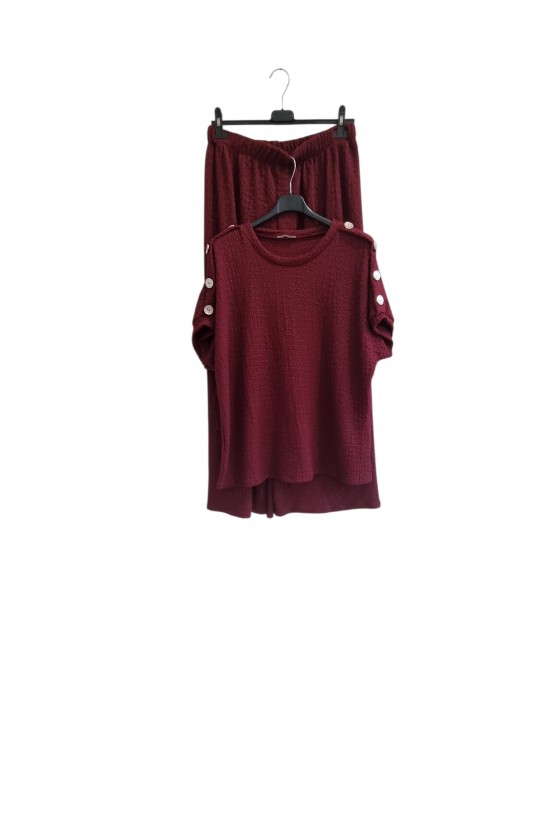 Ensemble haut et pantalon rouge bordeaux
